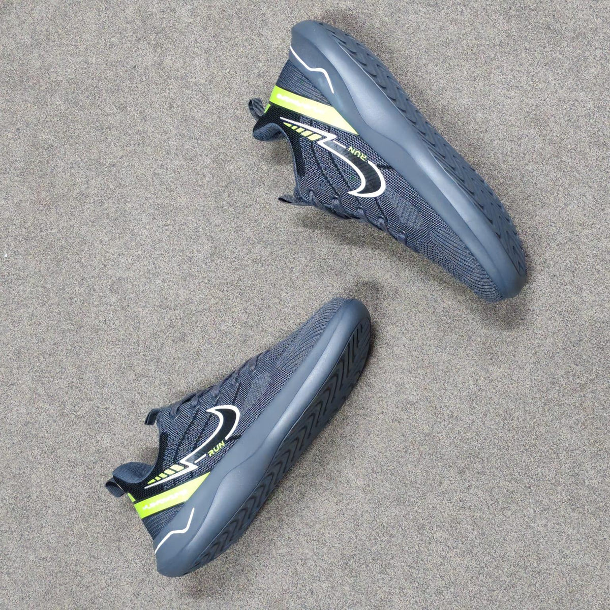 Dark grey Mesmerizeecom premium running mesh sneakers for men with lime accents.